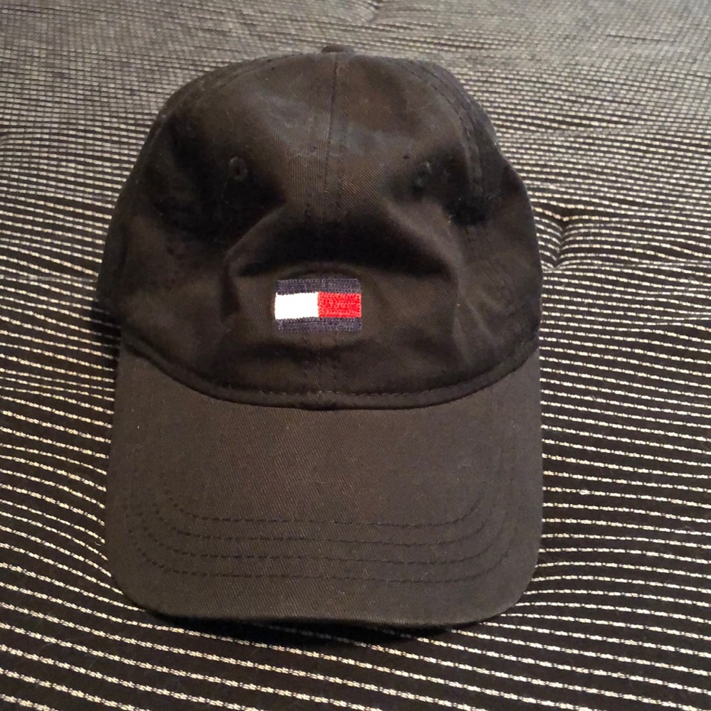 Black Tommy Hilfiger Baseball Hat
